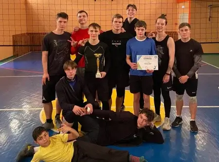 Команда Иркутского филиала по волейболу - победители турнира «Новогодний Кубок»